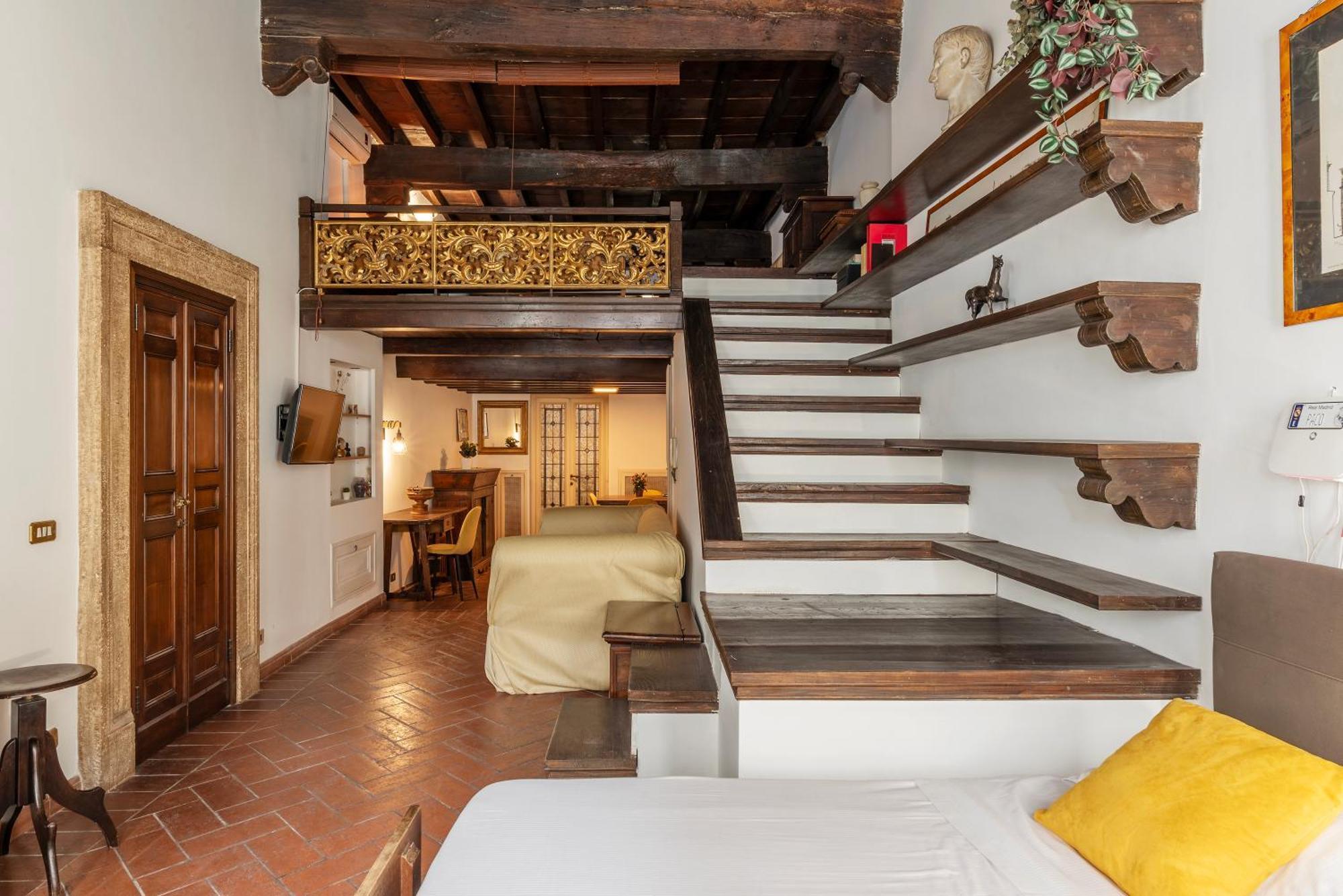 Historical Loft At Campo De Fiori Apartment *